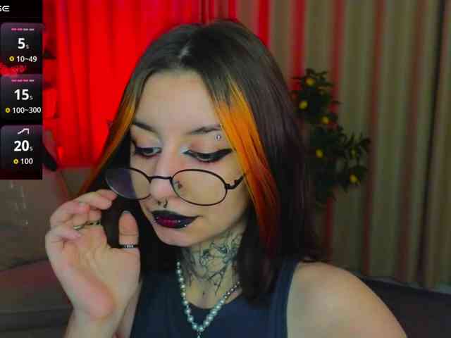 MistressMarcelline webcam