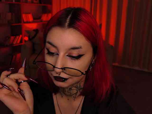 MistressMarcelline webcam