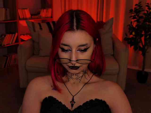 Modella: MistressMarcelline