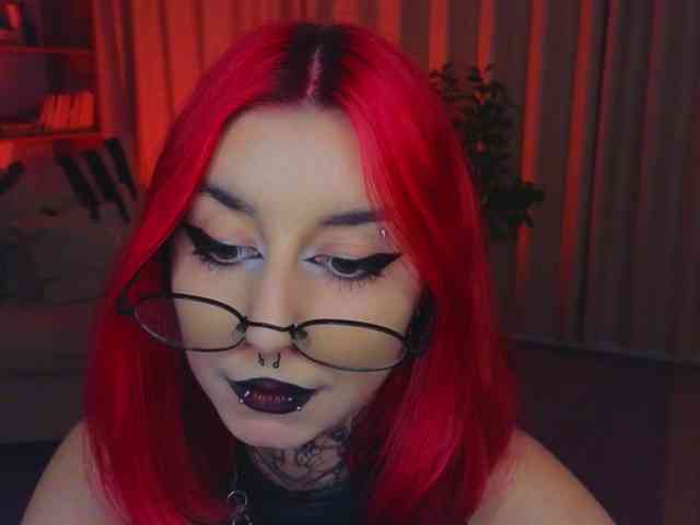 MistressMarcelline webcam