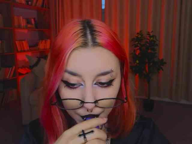 MistressMarcelline webcam