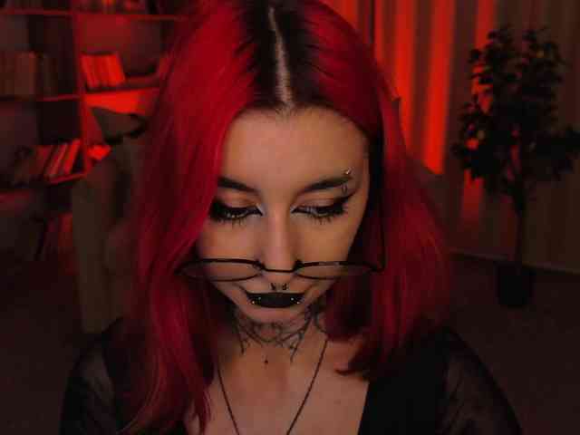 MistressMarcelline webcam