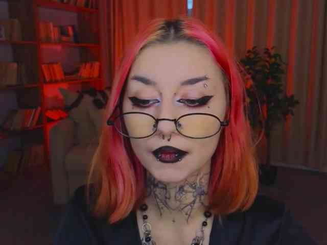 MistressMarcelline webcam