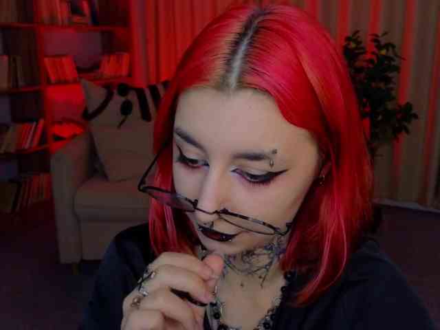 MistressMarcelline webcam