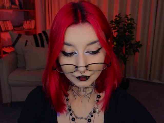 MistressMarcelline webcam