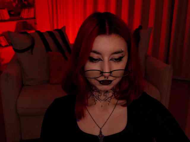 MistressMarcelline webcam