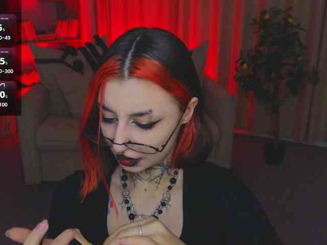 MistressMarcelline webcam
