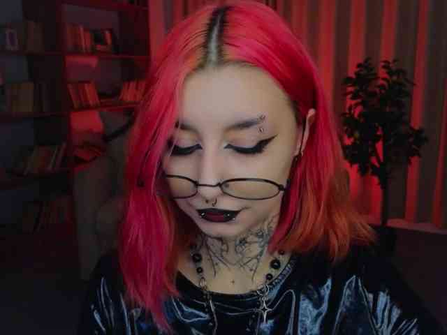 MistressMarcelline webcam