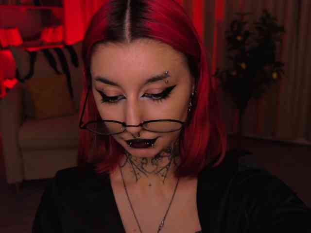 MistressMarcelline webcam