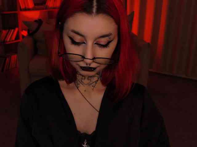 MistressMarcelline webcam