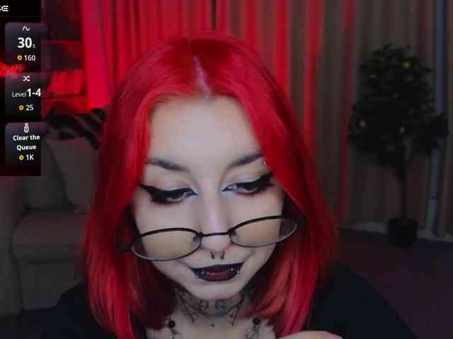 MistressMarcelline webcam