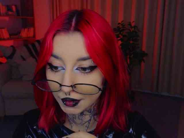 MistressMarcelline webcam