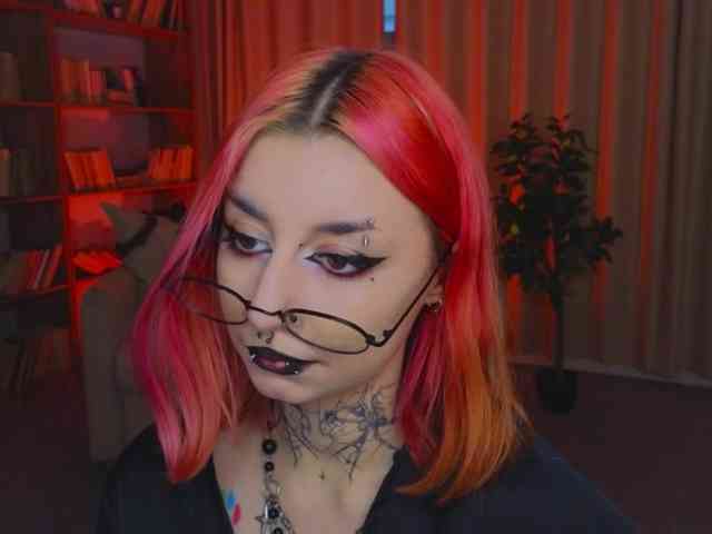 MistressMarcelline webcam