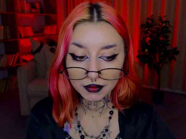 MistressMarcelline webcam