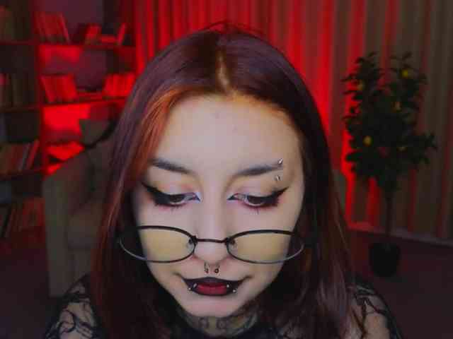 MistressMarcelline webcam