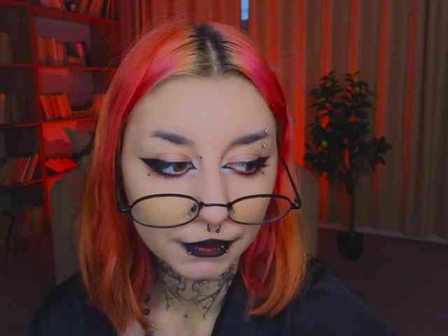 MistressMarcelline webcam