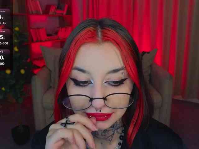 MistressMarcelline webcam