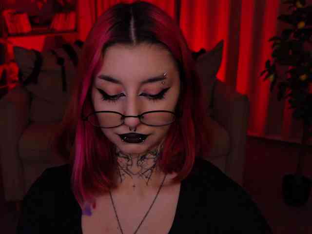 MistressMarcelline webcam
