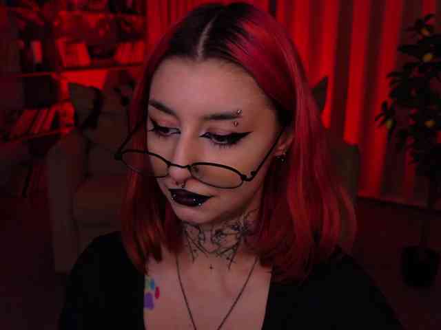 MistressMarcelline webcam