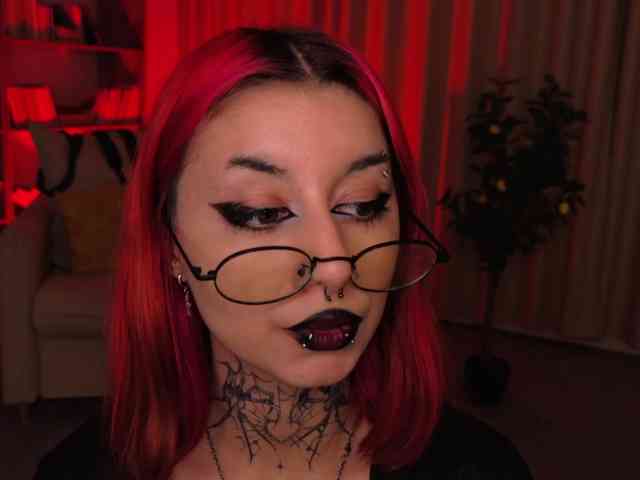 MistressMarcelline webcam
