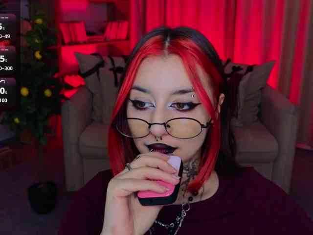 MistressMarcelline webcam
