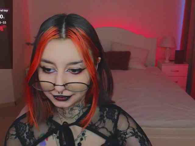 MistressMarcelline webcam