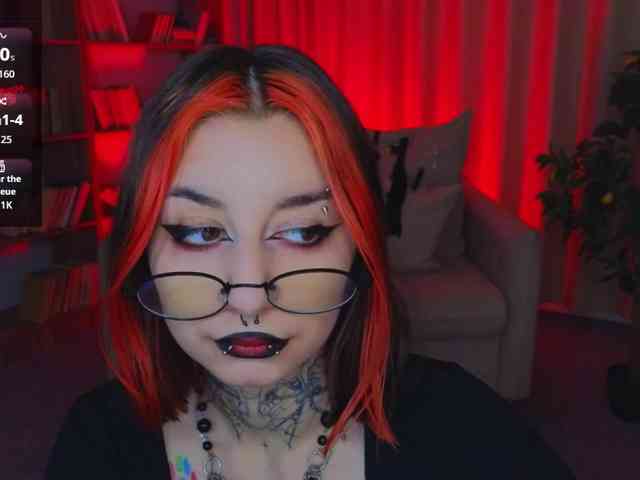 MistressMarcelline webcam
