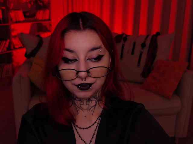 MistressMarcelline webcam