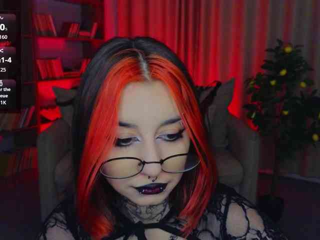 MistressMarcelline webcam