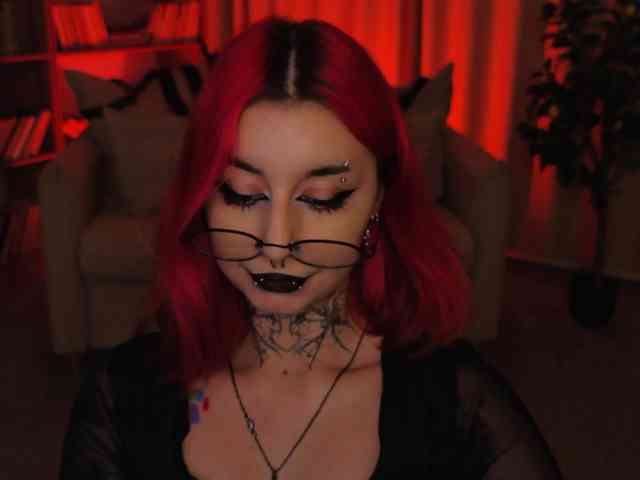 MistressMarcelline webcam