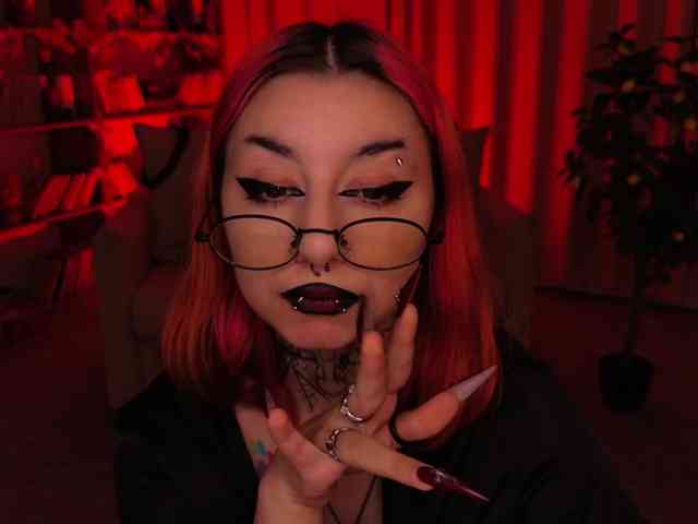 MistressMarcelline webcam