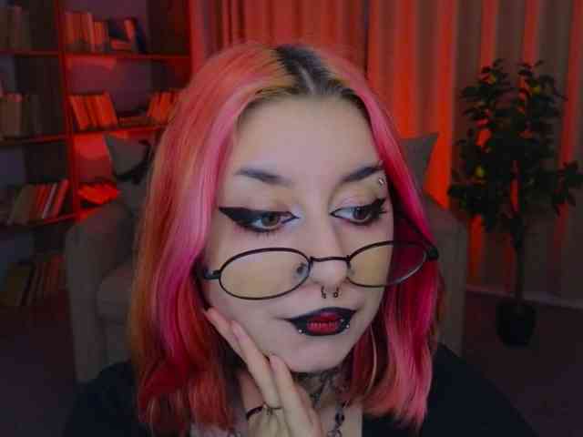 MistressMarcelline webcam
