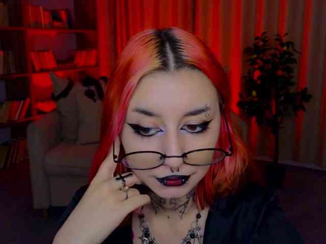 MistressMarcelline webcam