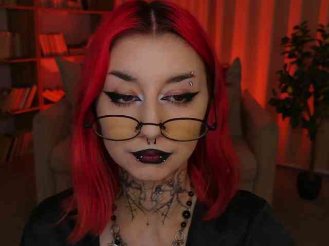 MistressMarcelline webcam