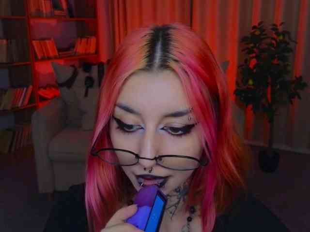 MistressMarcelline webcam