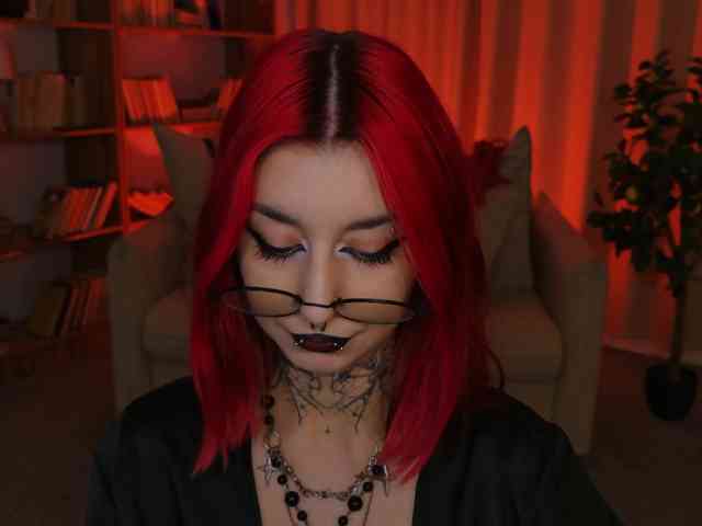MistressMarcelline webcam