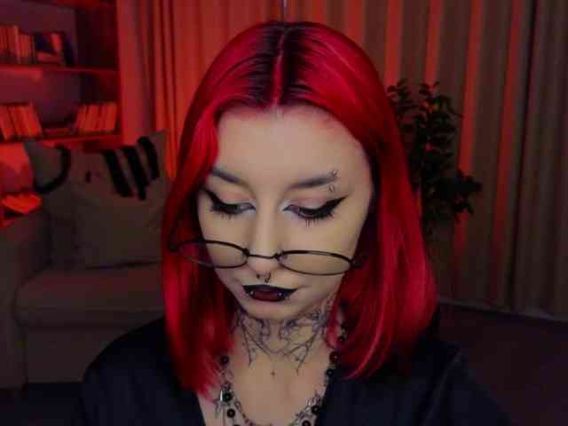 MistressMarcelline webcam