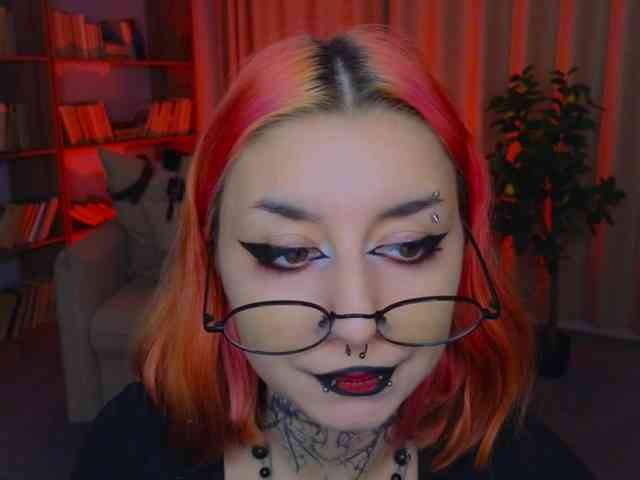 MistressMarcelline webcam