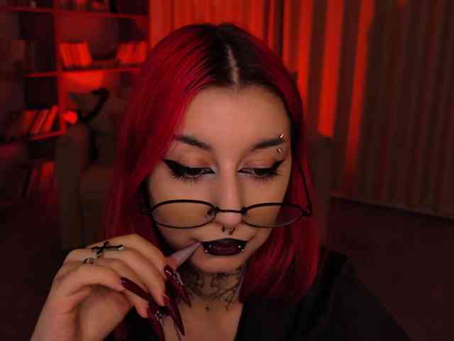 MistressMarcelline webcam