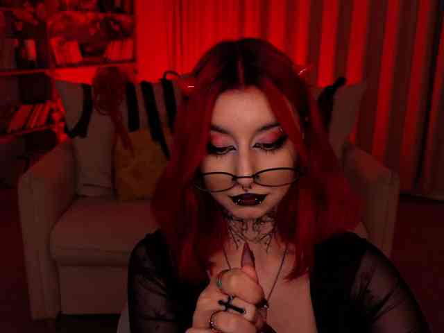 MistressMarcelline webcam