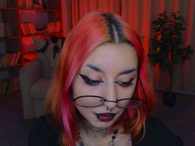 MistressMarcelline webcam