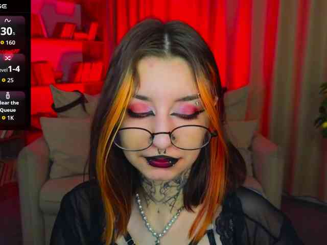 MistressMarcelline webcam