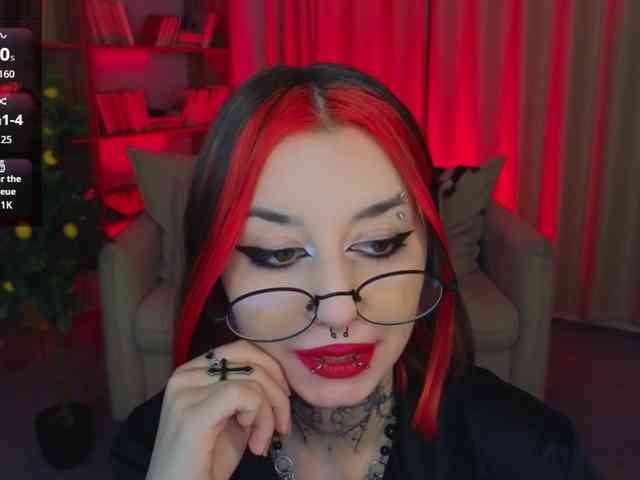 MistressMarcelline webcam