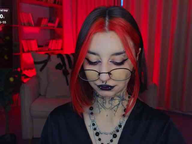 MistressMarcelline webcam