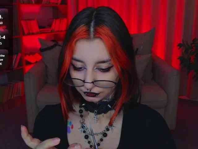 MistressMarcelline webcam
