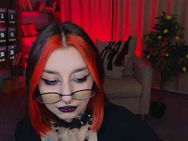 MistressMarcelline webcam