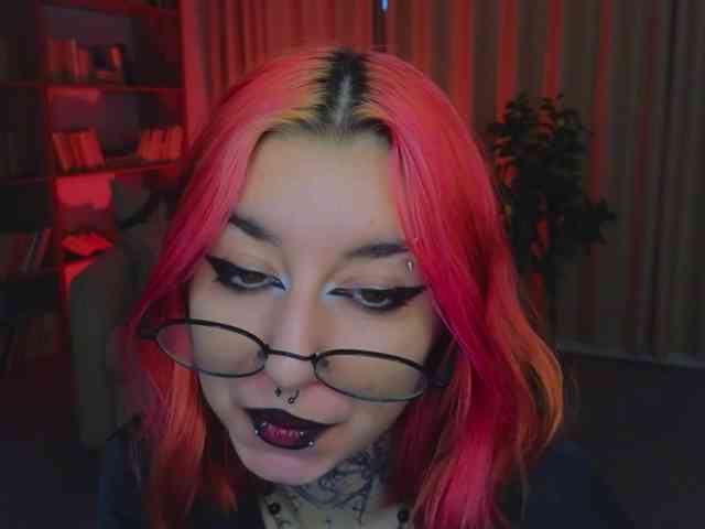 MistressMarcelline webcam