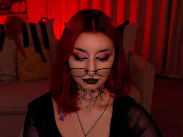 MistressMarcelline webcam