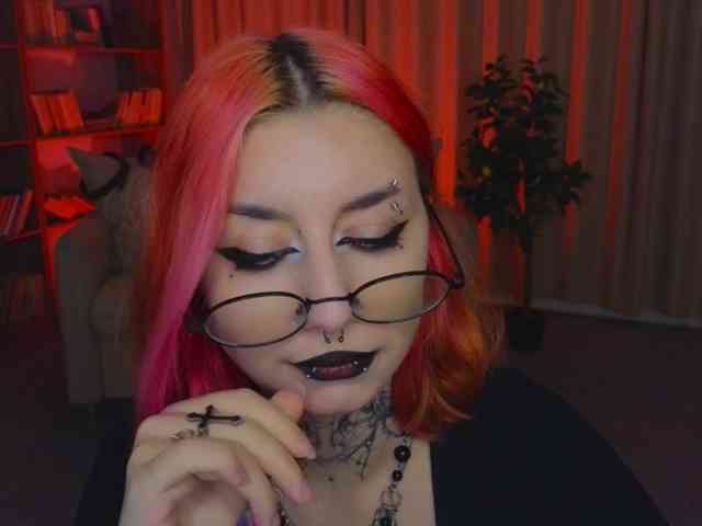 MistressMarcelline webcam