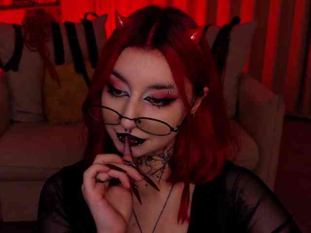 MistressMarcelline webcam